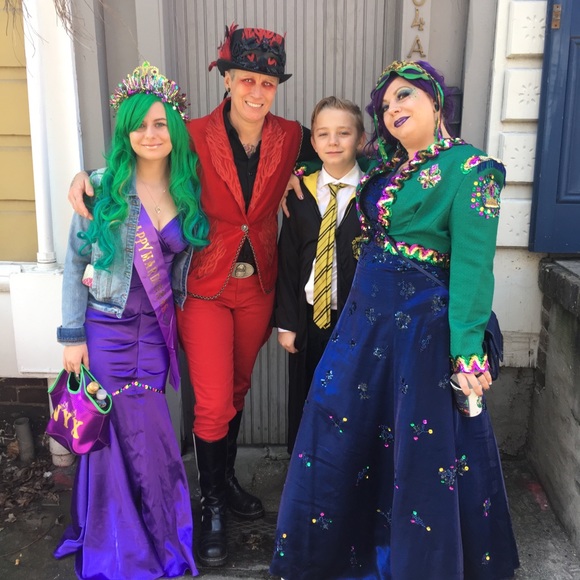 Meet your Posher, Michele - Picture 2 of 4